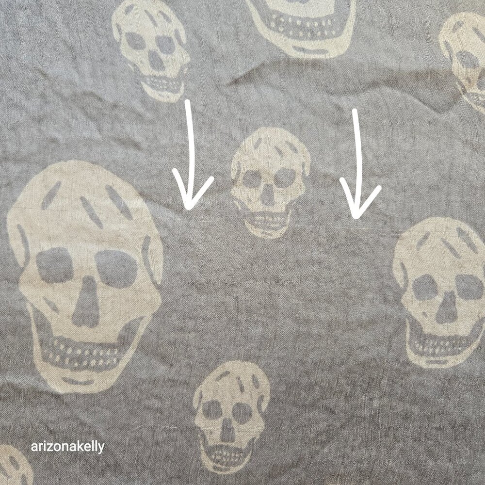 Alexander McQueen Silk Skull Scarf Light Grey - Picture 4 of 9